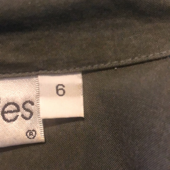 JH Collectibles button down shirt. Size 6 - Picture 12 of 14